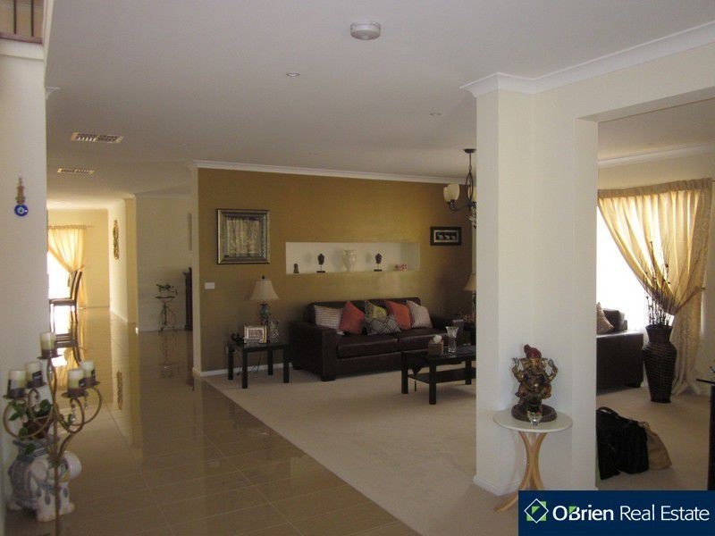 12 Parish Court, Narre Warren South VIC 3805