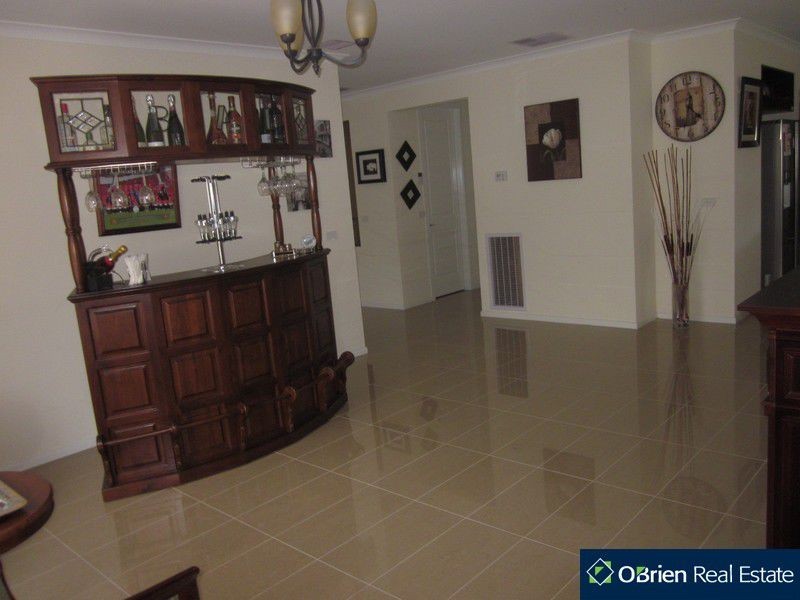 12 Parish Court, Narre Warren South VIC 3805