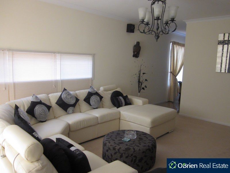 12 Parish Court, Narre Warren South VIC 3805