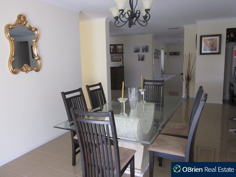 12 Parish Court, Narre Warren South VIC 3805