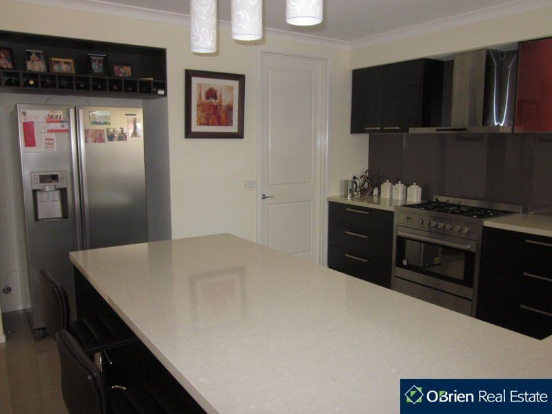 12 Parish Court, Narre Warren South VIC 3805