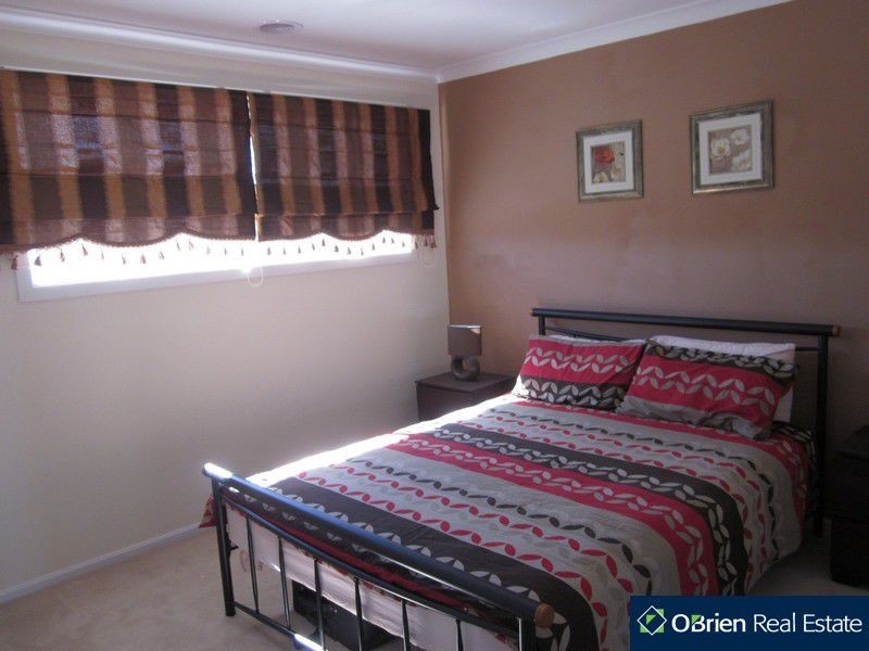 12 Parish Court, Narre Warren South VIC 3805