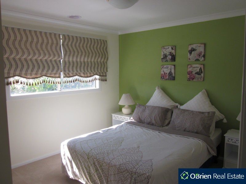 12 Parish Court, Narre Warren South VIC 3805