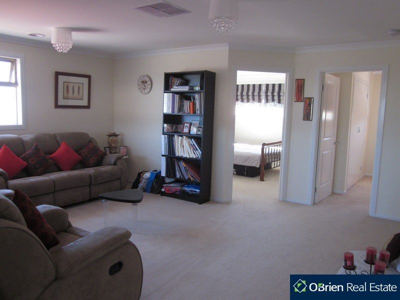 12 Parish Court, Narre Warren South VIC 3805