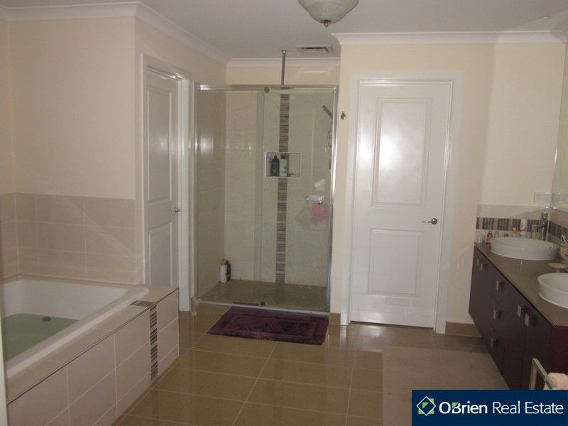 12 Parish Court, Narre Warren South VIC 3805