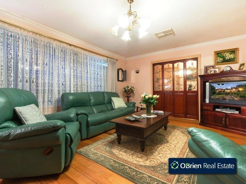 6 Queens Court, Berwick VIC 3806