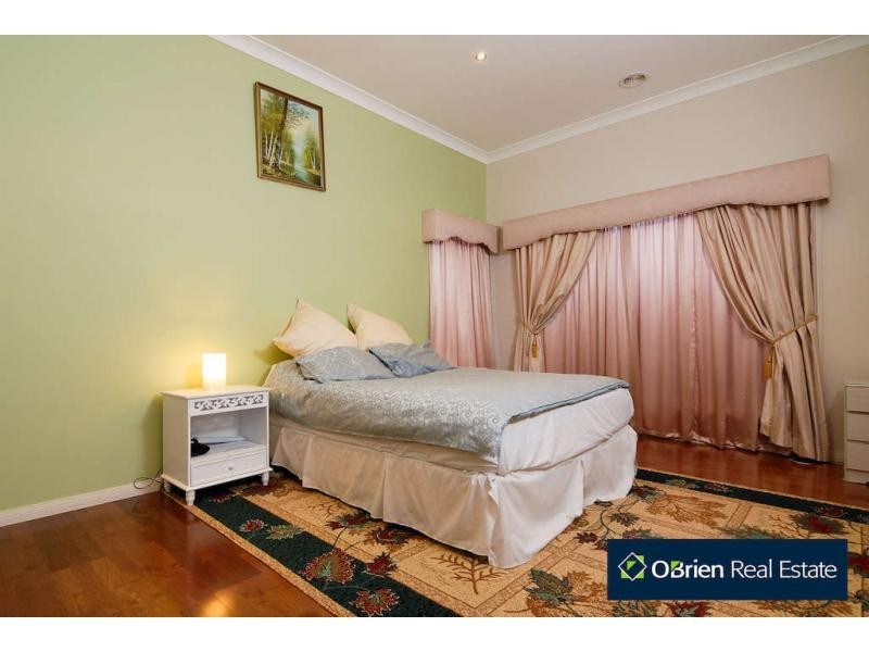 25 Braybrook Drive, Narre Warren South VIC 3805