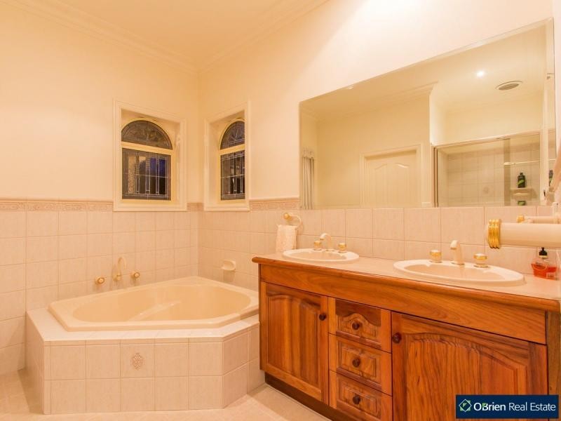 23 Facey Road, Devon Meadows VIC 3977