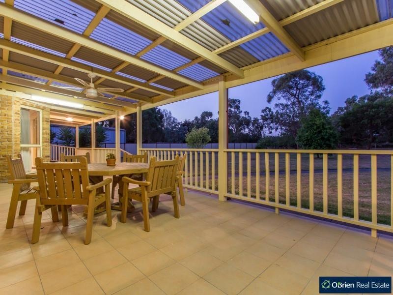 23 Facey Road, Devon Meadows VIC 3977