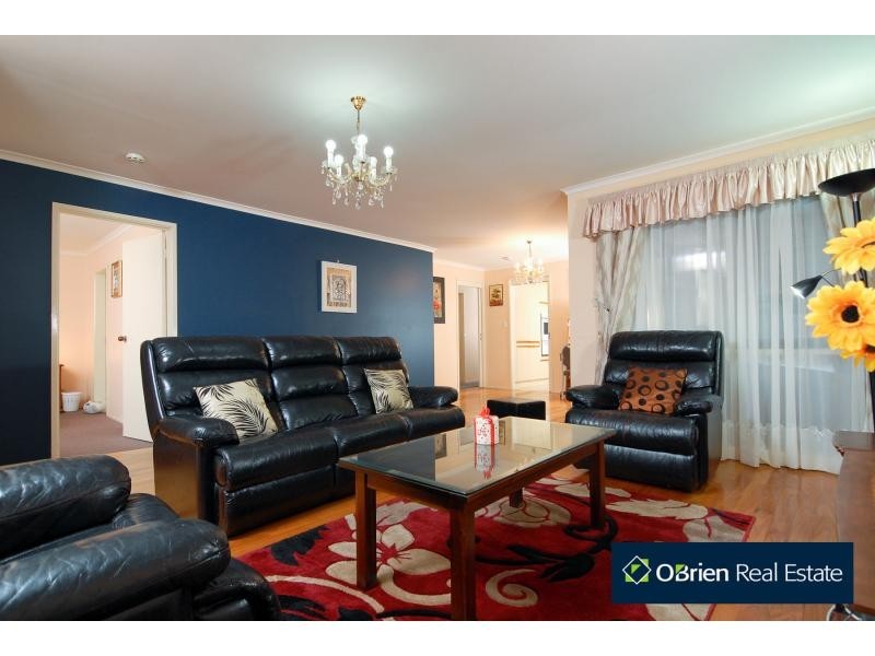 7 Weeden Crescent, Hallam VIC 3803