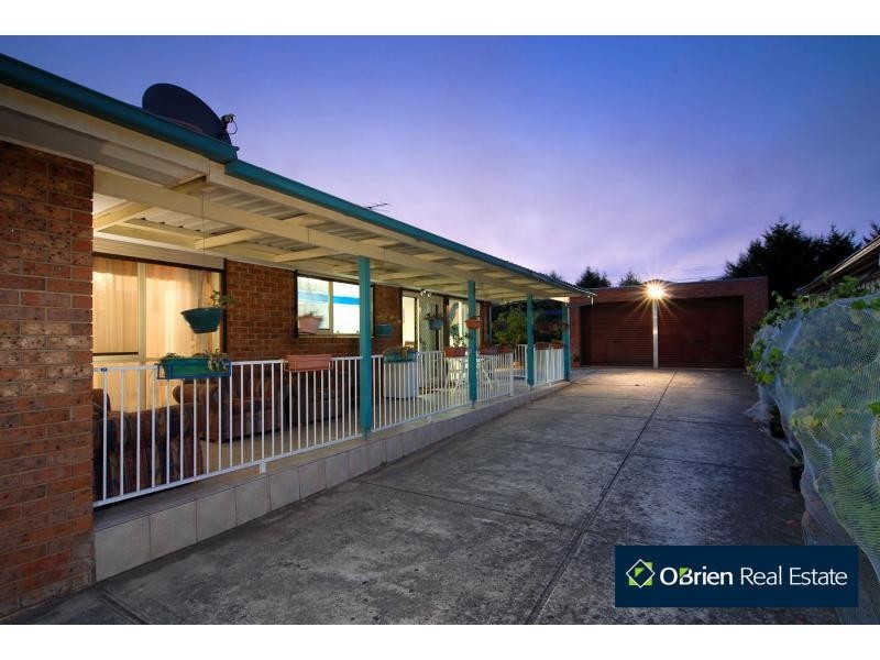 7 Weeden Crescent, Hallam VIC 3803
