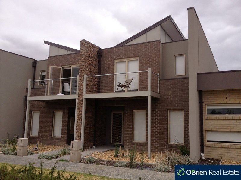 10 Haakman Way, Pakenham VIC 3810