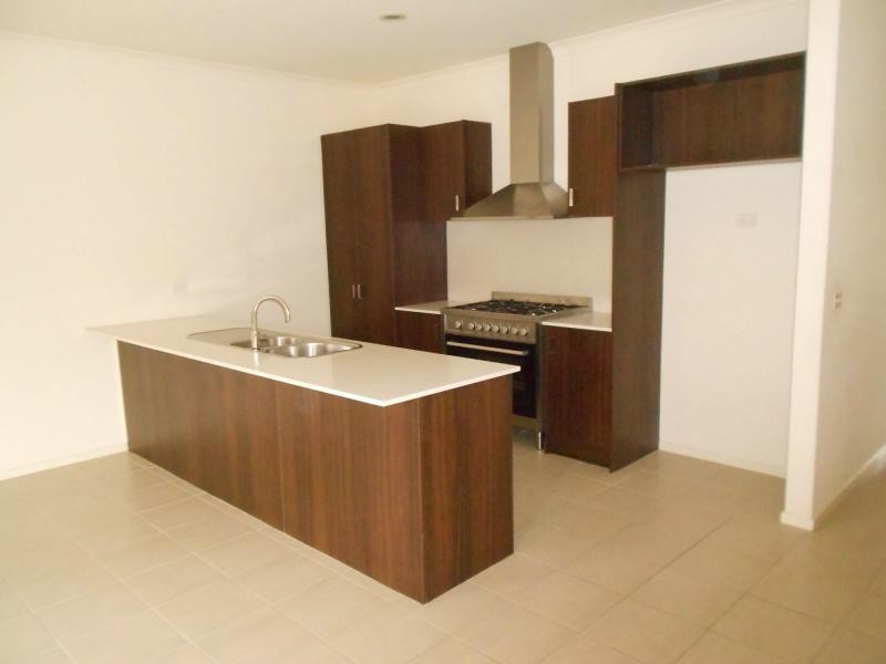 10 Haakman Way, Pakenham VIC 3810