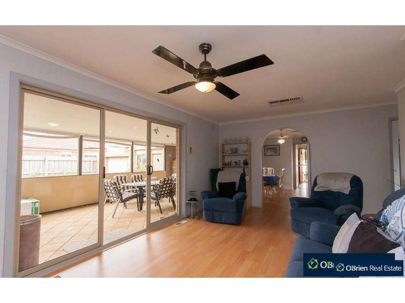 25 Holbourne Drive, Junction Village VIC 3977