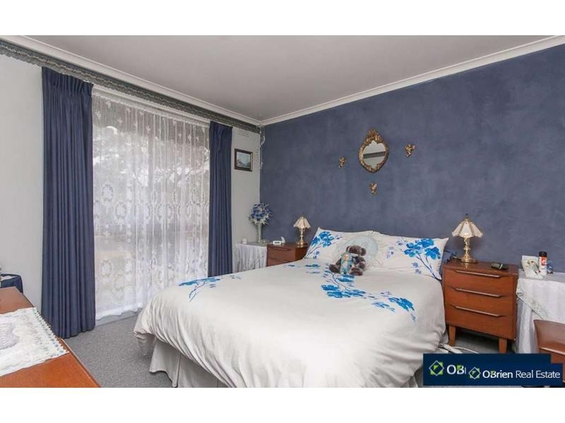 25 Holbourne Drive, Junction Village VIC 3977