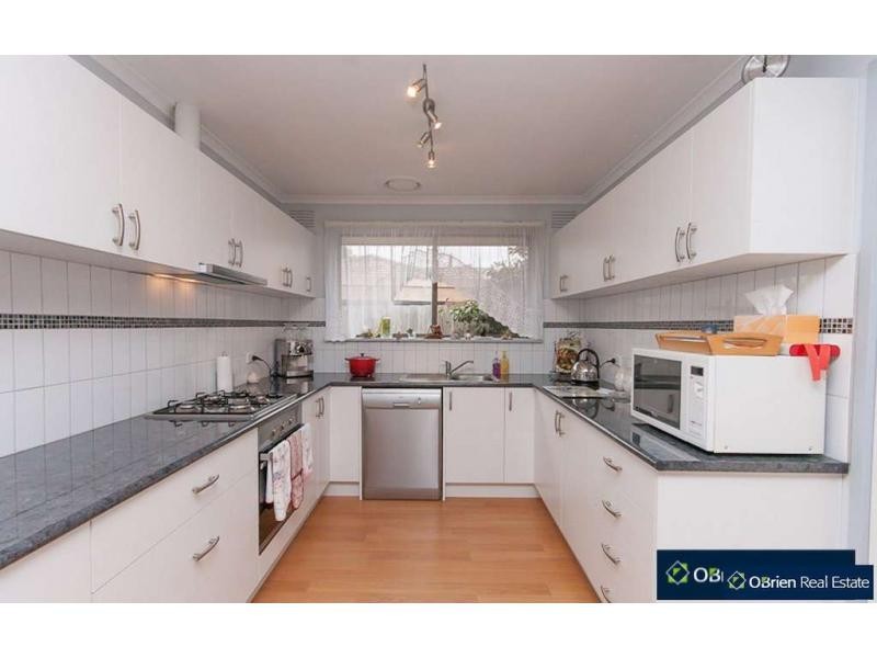 25 Holbourne Drive, Junction Village VIC 3977