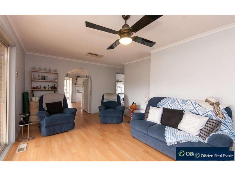 25 Holbourne Drive, Junction Village VIC 3977