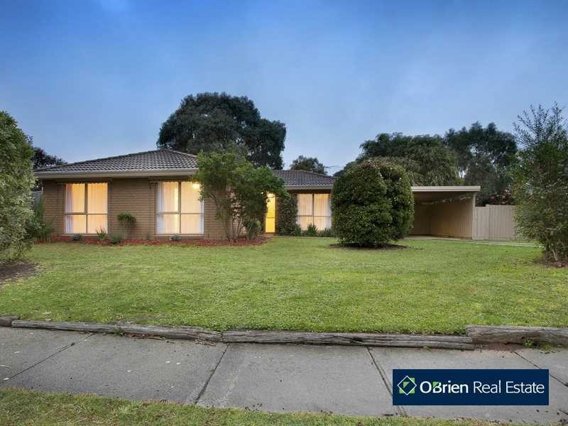 16 Strathavan Drive, Berwick VIC 3806