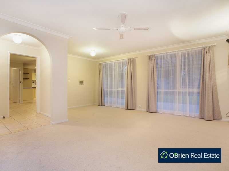 16 Strathavan Drive, Berwick VIC 3806