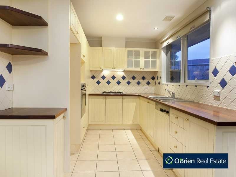 16 Strathavan Drive, Berwick VIC 3806