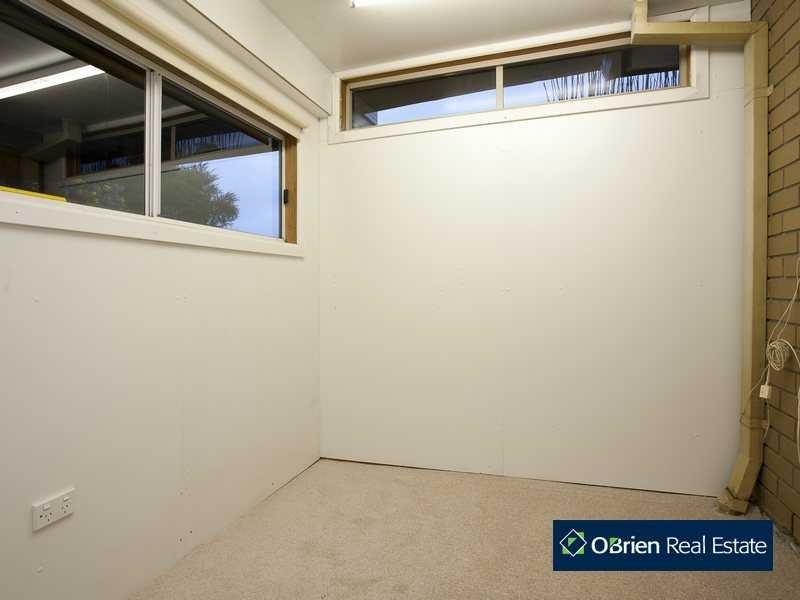 16 Strathavan Drive, Berwick VIC 3806