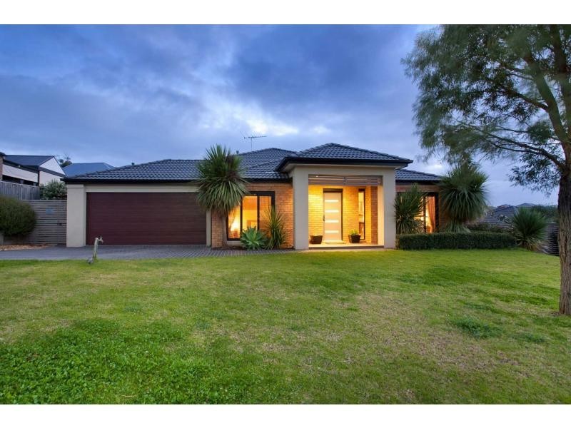 4 Isobel Parade, Beaconsfield VIC 3807