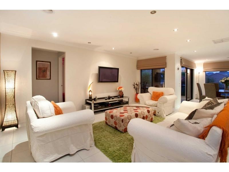 4 Isobel Parade, Beaconsfield VIC 3807