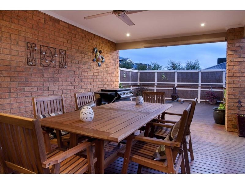 4 Isobel Parade, Beaconsfield VIC 3807