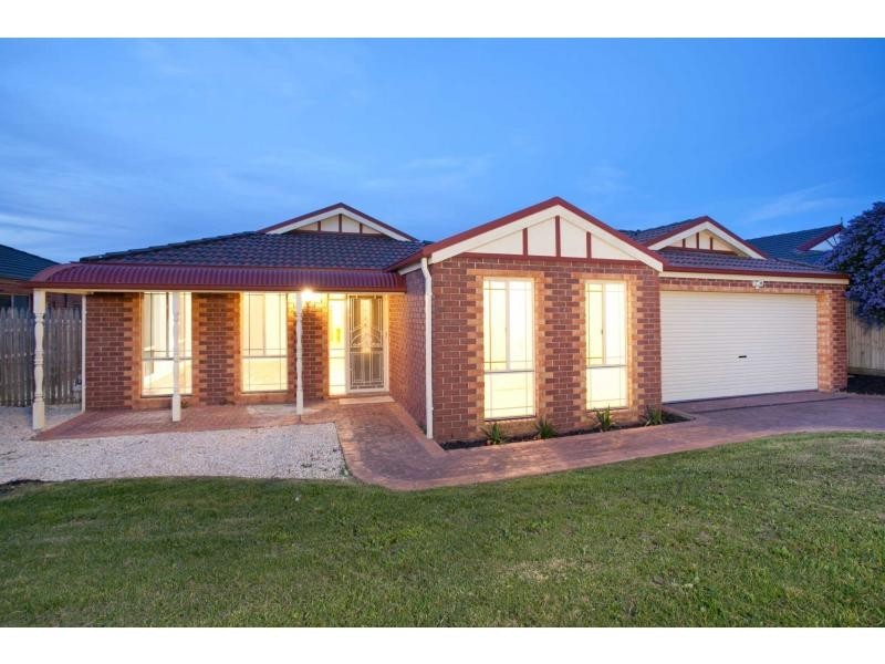 43 Albrecht Avenue, Berwick VIC 3806