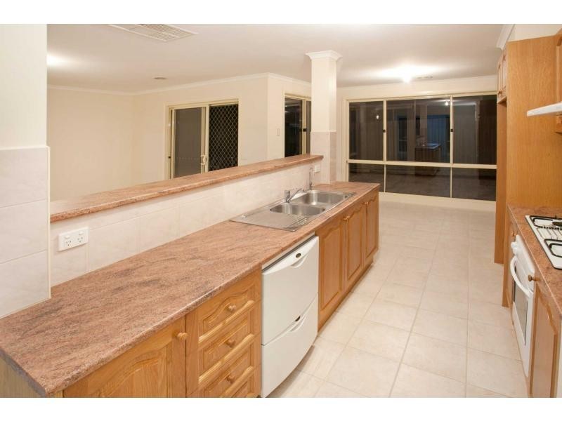 43 Albrecht Avenue, Berwick VIC 3806