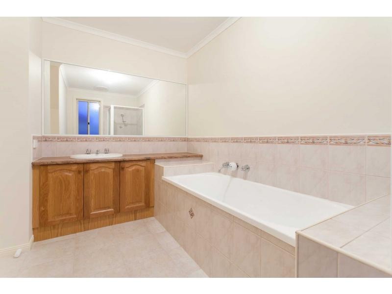 43 Albrecht Avenue, Berwick VIC 3806