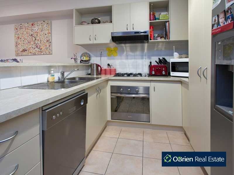 22 Melzak Way, Berwick VIC 3806