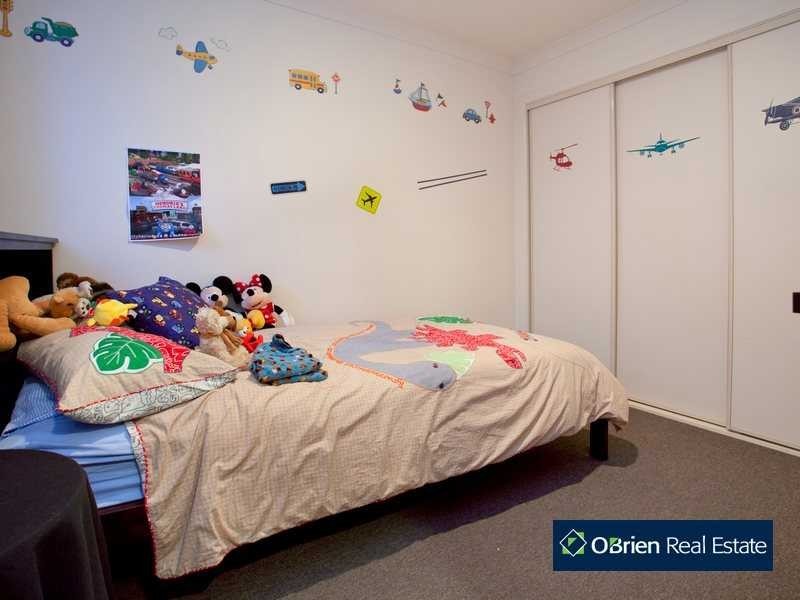 22 Melzak Way, Berwick VIC 3806