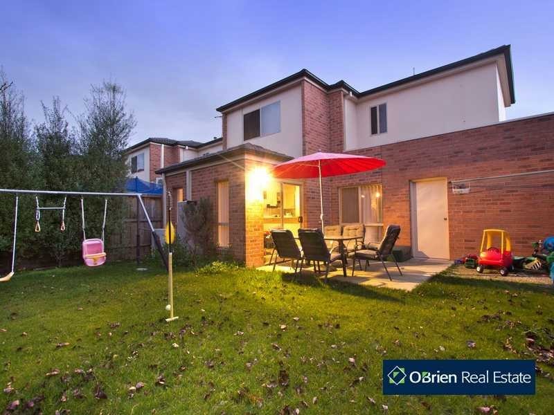 22 Melzak Way, Berwick VIC 3806