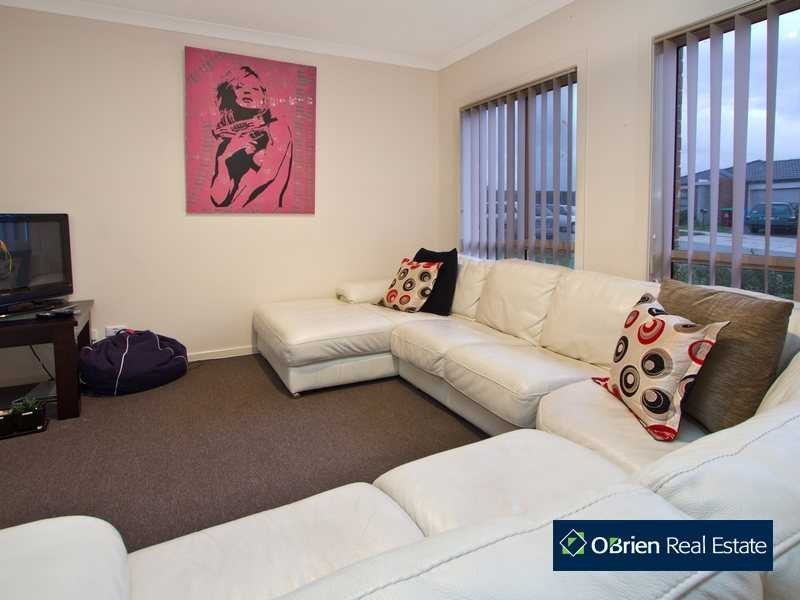 22 Melzak Way, Berwick VIC 3806