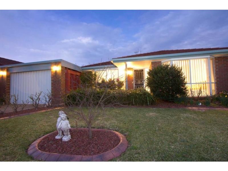 12 Stephanie Close, Berwick VIC 3806
