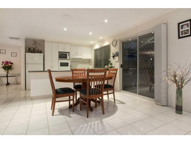 12 Stephanie Close, Berwick VIC 3806