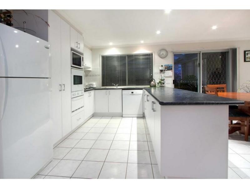 12 Stephanie Close, Berwick VIC 3806