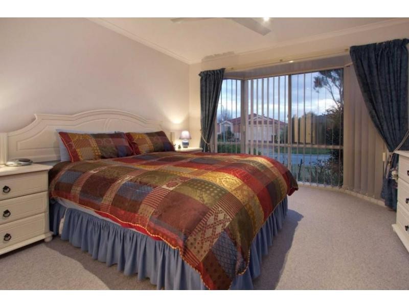 12 Stephanie Close, Berwick VIC 3806