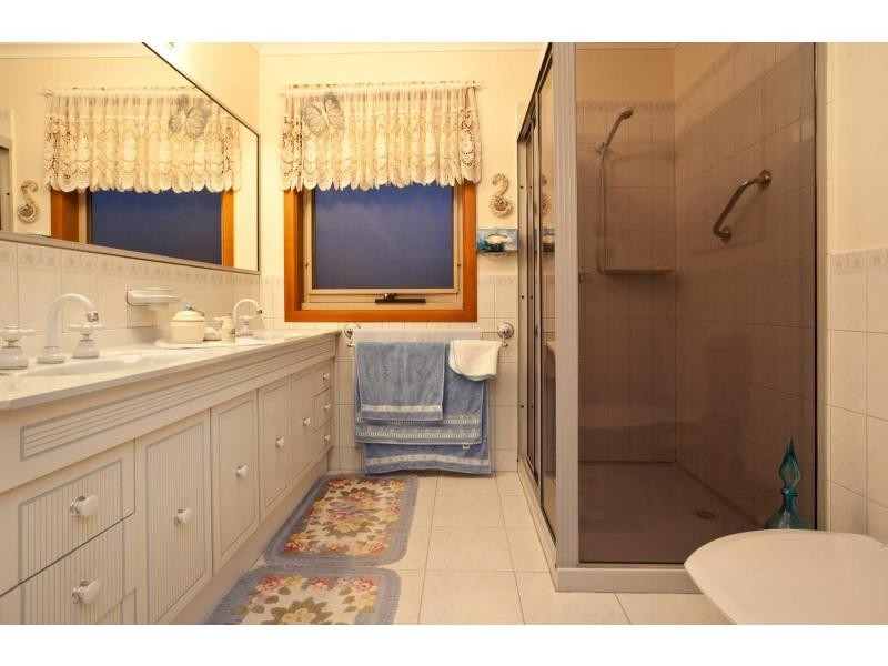 2 Selwood Court, Berwick VIC 3806