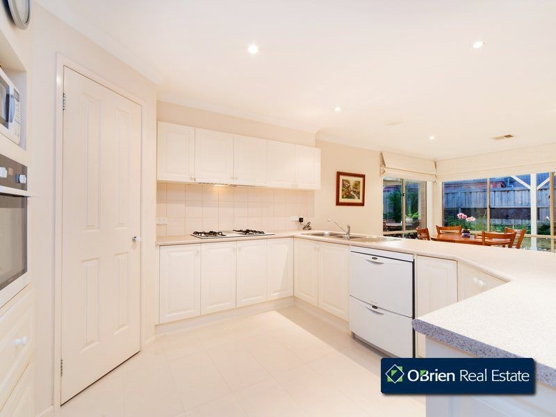 24 Cashmere Crescent, Berwick VIC 3806