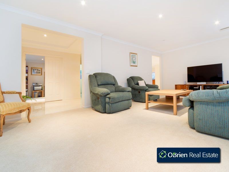 24 Cashmere Crescent, Berwick VIC 3806