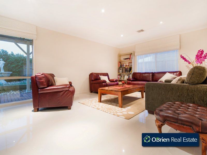 24 Cashmere Crescent, Berwick VIC 3806
