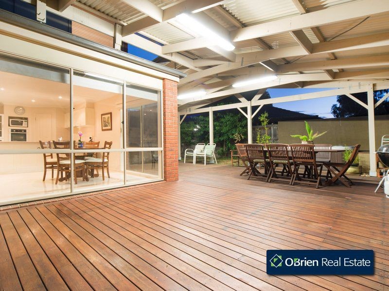 24 Cashmere Crescent, Berwick VIC 3806