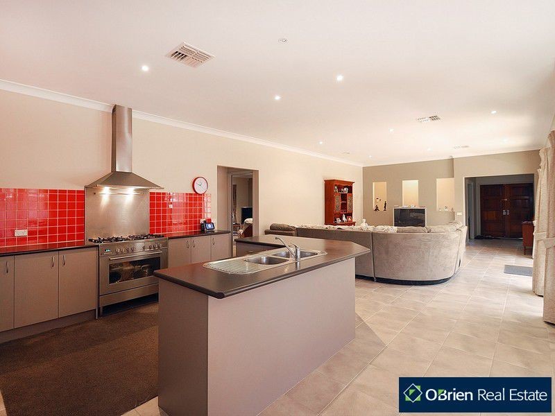 6 Castawellan Street, Lyndhurst VIC 3975