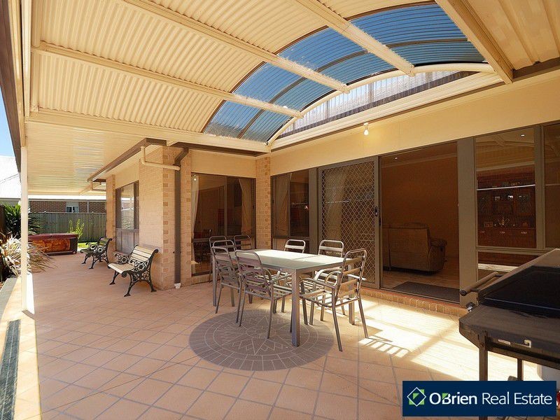 6 Castawellan Street, Lyndhurst VIC 3975