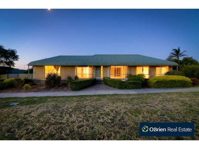 1 Lyndal Court, Berwick VIC 3806