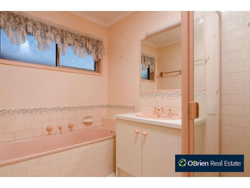 1 Lyndal Court, Berwick VIC 3806