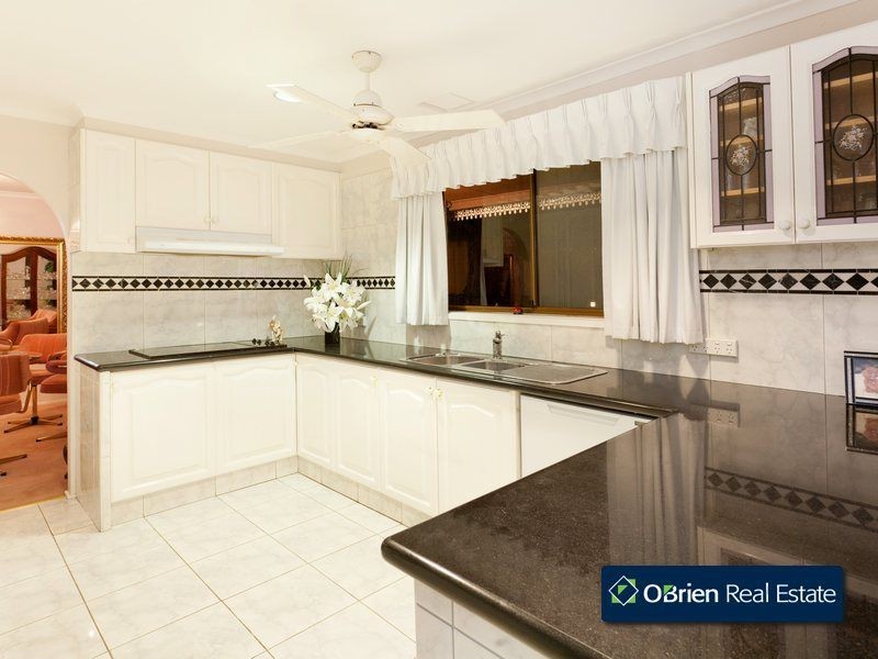 18 Kramer Drive, Berwick VIC 3806