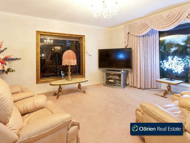 18 Kramer Drive, Berwick VIC 3806